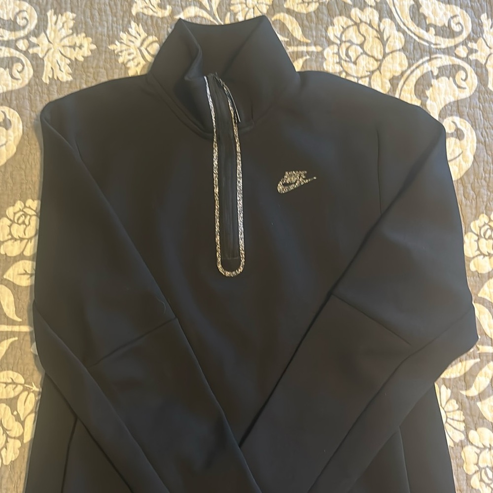 Men’s medium Nike Tech fleece 1/4 zip